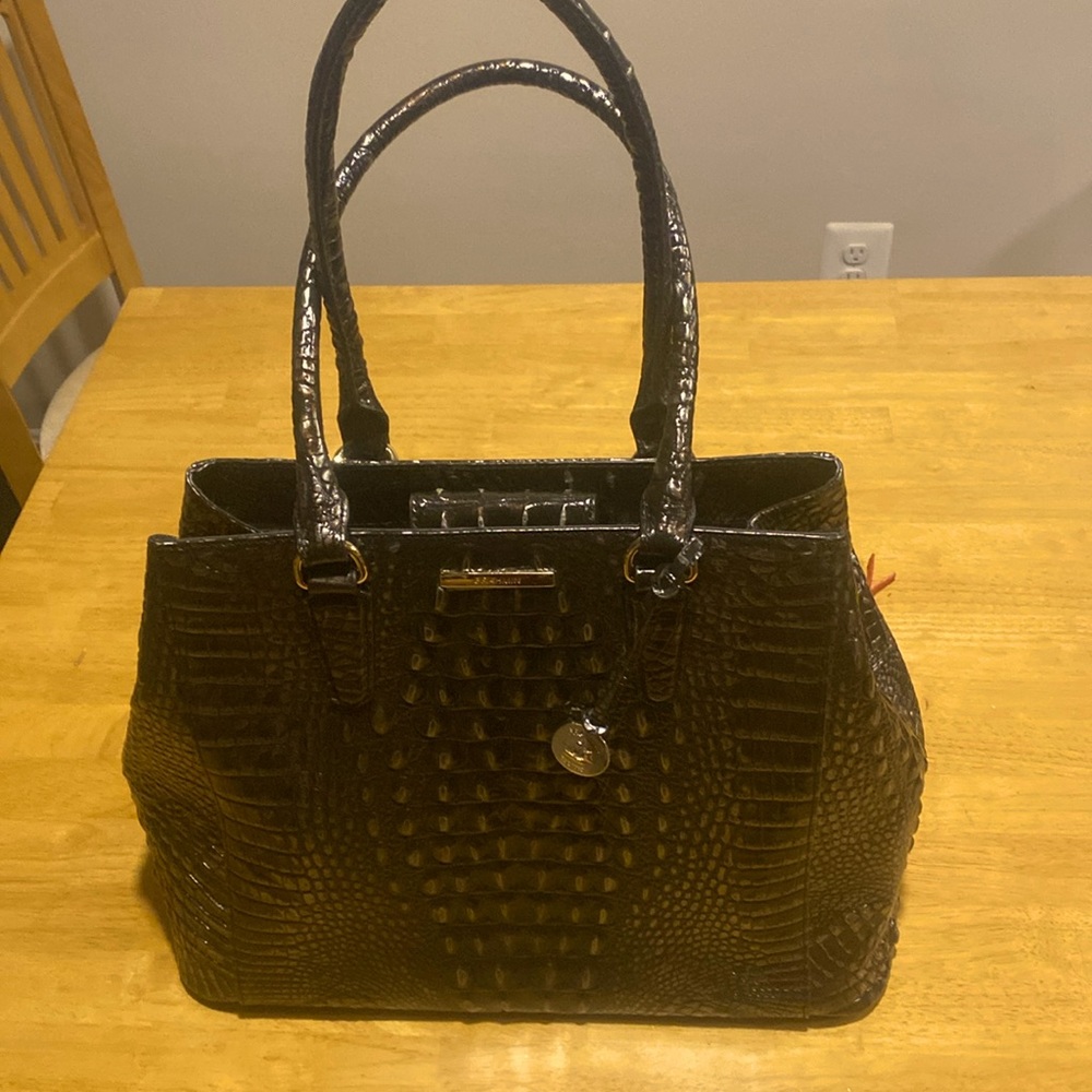 Brahmin Shoulder bag. Pristine. Kept in dust bag. Purchased at Von Maur.